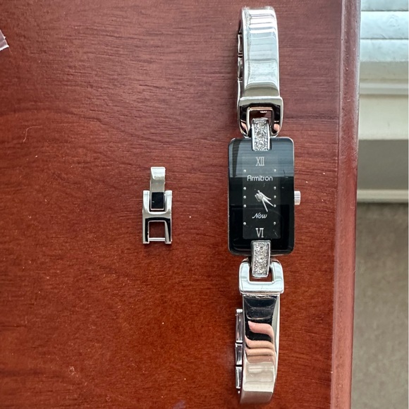 Watch - Picture 2 of 5